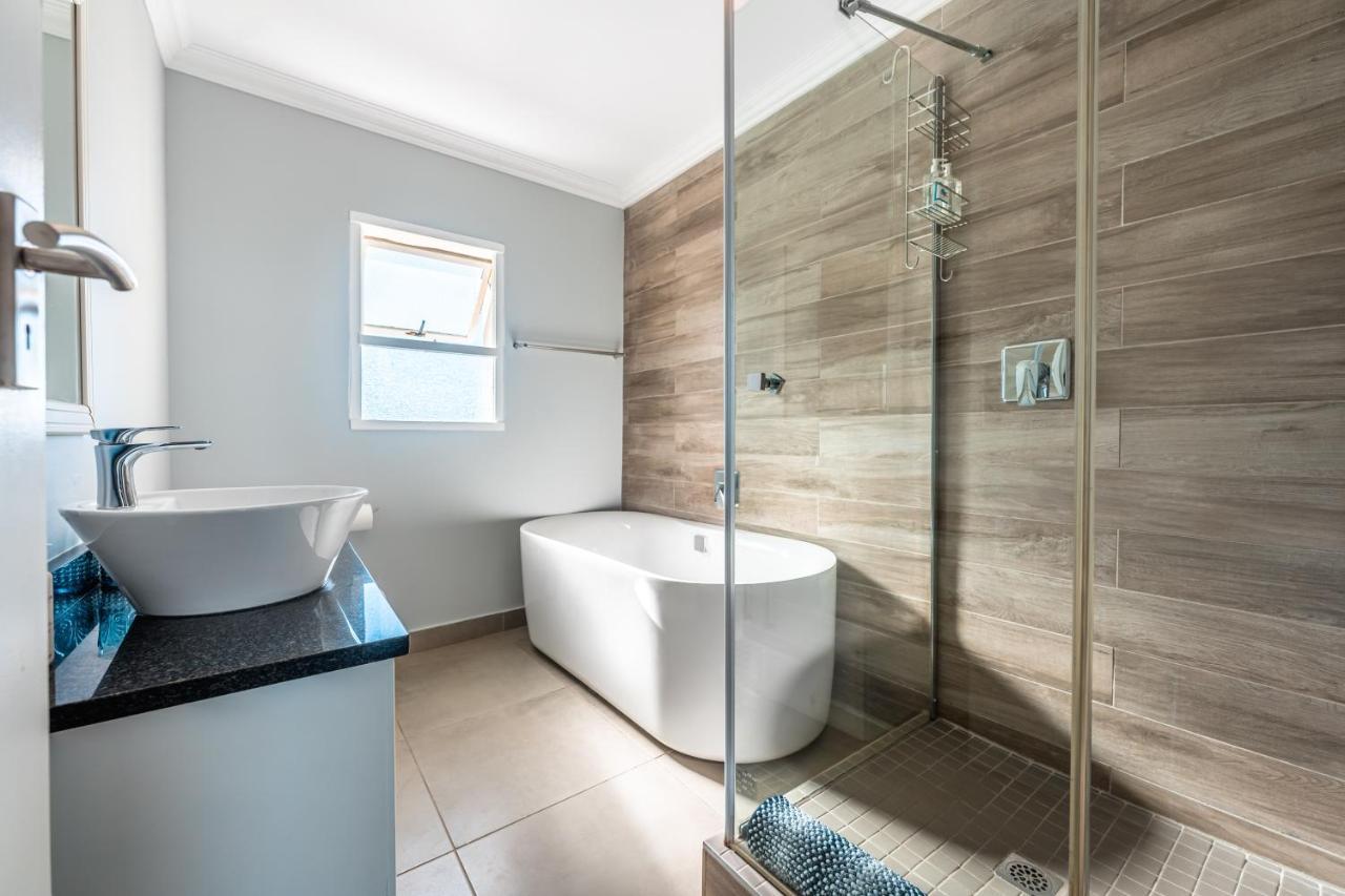 S3nsational Paros-luxury Steps Away From The * Ballito